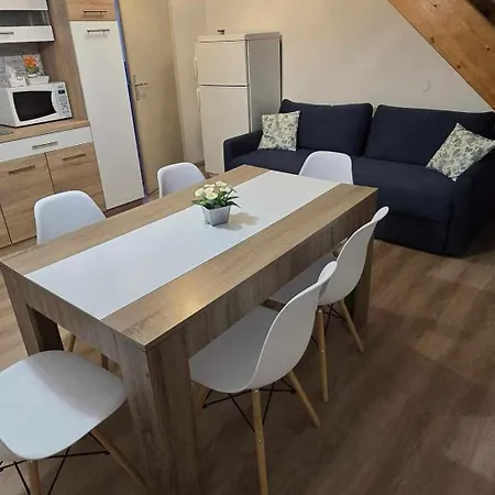 Apartma Volk 84 Mostec